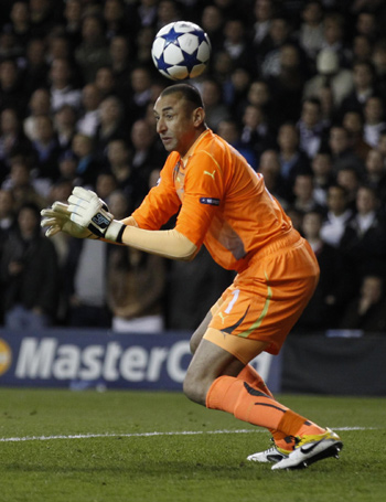 Real stroll through after Spurs keeper's blunder