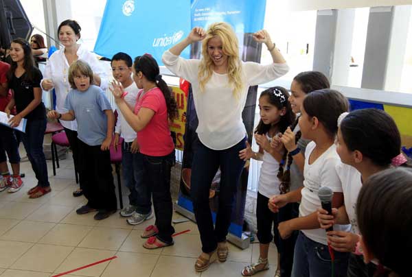 Shakira, Pique in Israel to promote education campaign