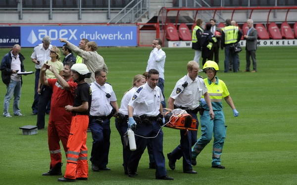 1 dead, 13 injured in Dutch stadium roof collapse