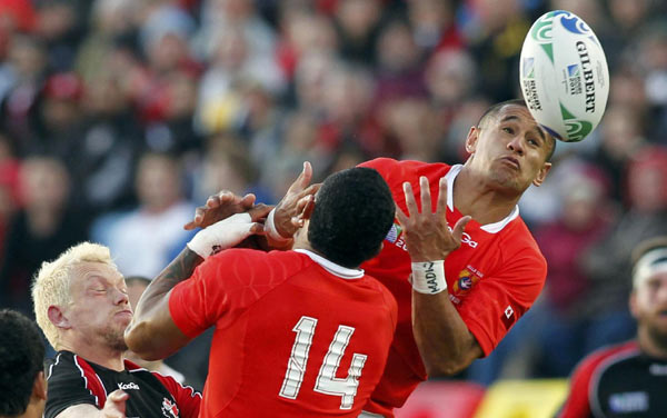 Canada stuns Tonga by late Mackenzie try