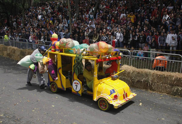 Roller cart race in Colombia