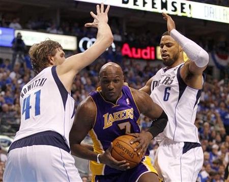 Mavericks sign Odom from Lakers
