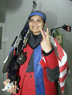 8 months pregnant shooter will compete in London