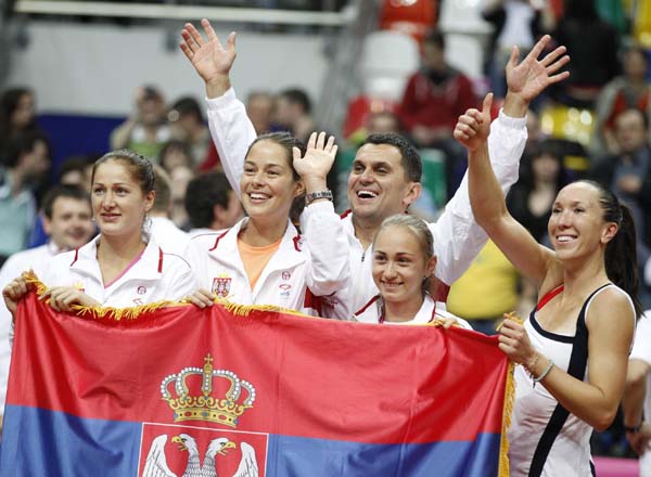 Serbia beat Russia to reach first Fed Cup final