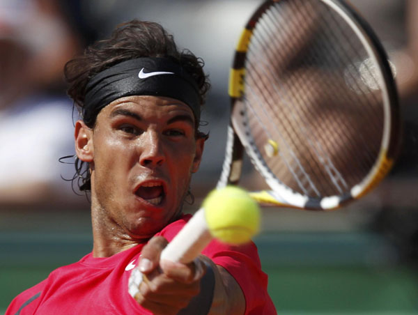 Easy starts for Nadal and Sharapova in Paris