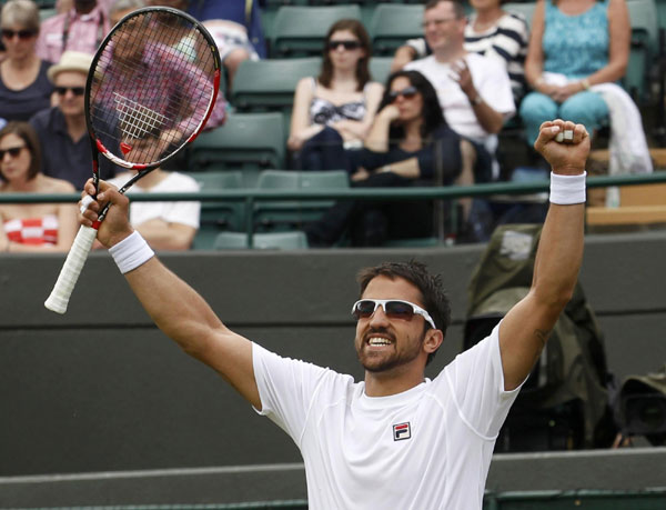 Djokovic swings into action, Venus star wanes