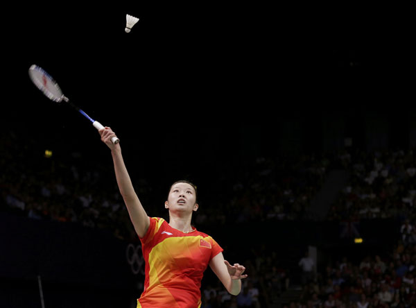 Li Xuerui wins women's badminton singles gold