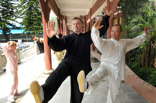 French martial arts winners fly into China
