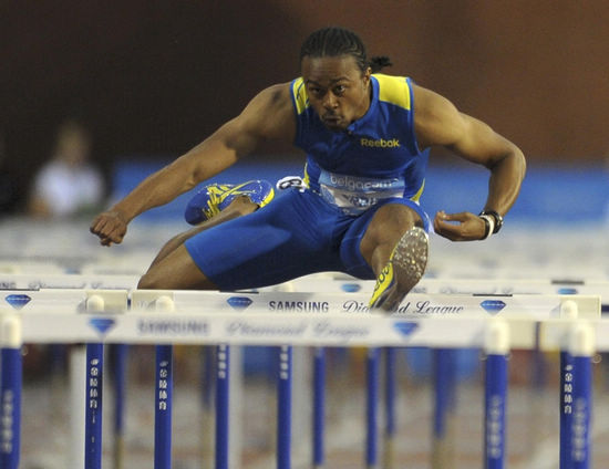Merritt sets hurdles world record