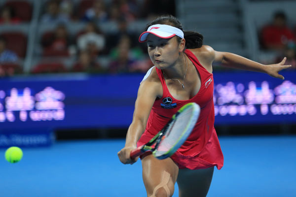 Li Na comes back to beat Peng Shuai for last eight
