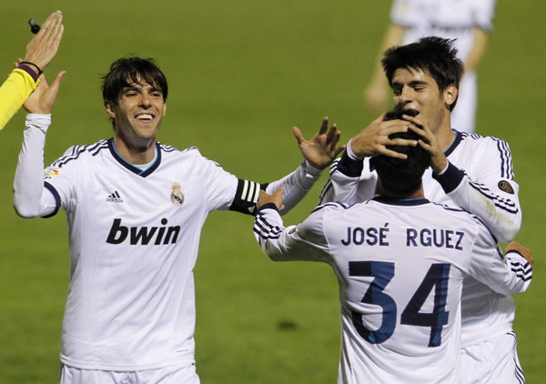 Benzema and Kaka steer Real to King's Cup win