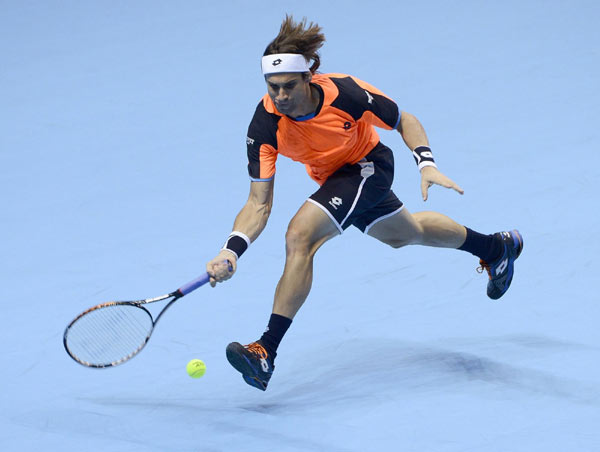 Federer thrashes Tipsarevic, Ferrer relentless