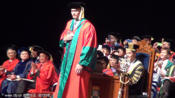 Yao Ming receives honorary PhD degree at HKU
