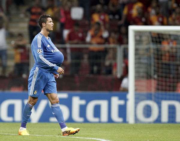 Ronaldo sparkles in goals bonanza on opening night