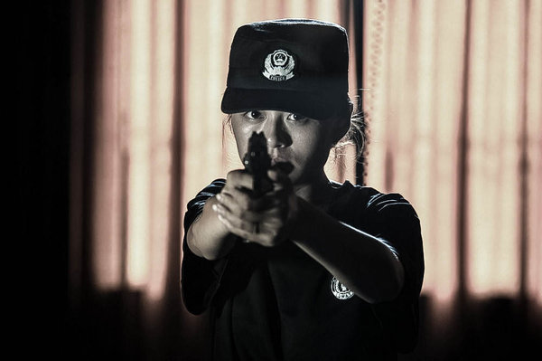 Photo special: Hard training of female SWAT