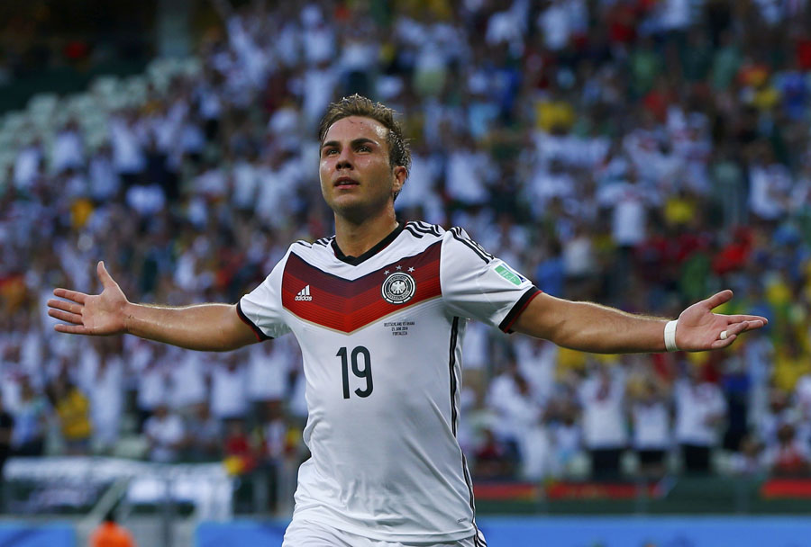 Record-equalling Klose salvages 2-2 draw for Germany