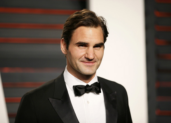 Roger Federer downs tequila shot on Oscars red carpet