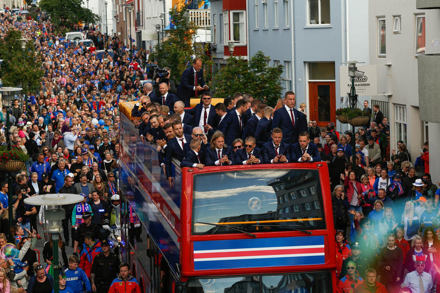 Iceland soccer team gets hero's welcome back home