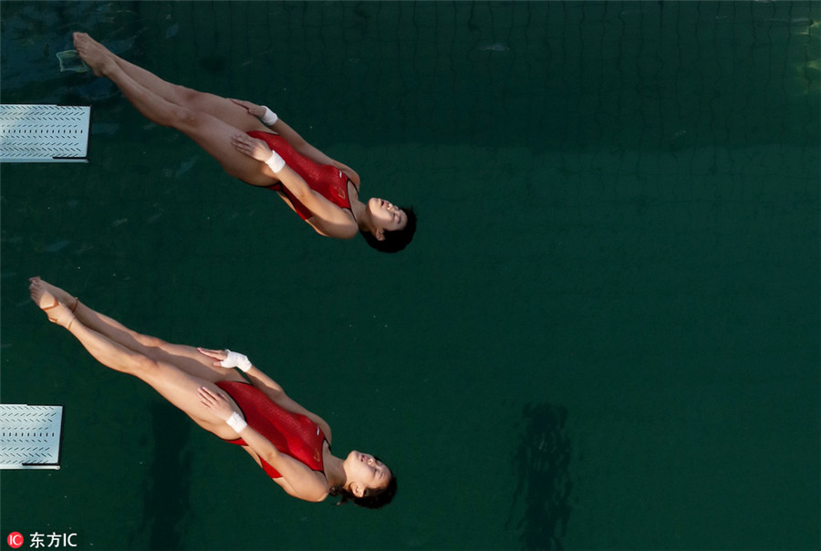 Chen and Liu win gold in women's 10m synchronized diving