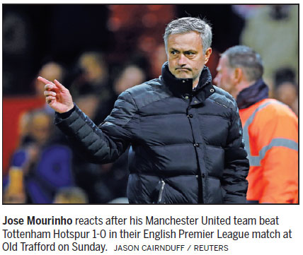 Mourinho offers to move United malcontents