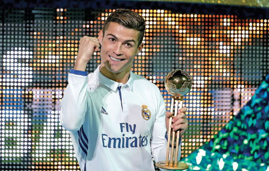 Ronaldo revels in praising himself