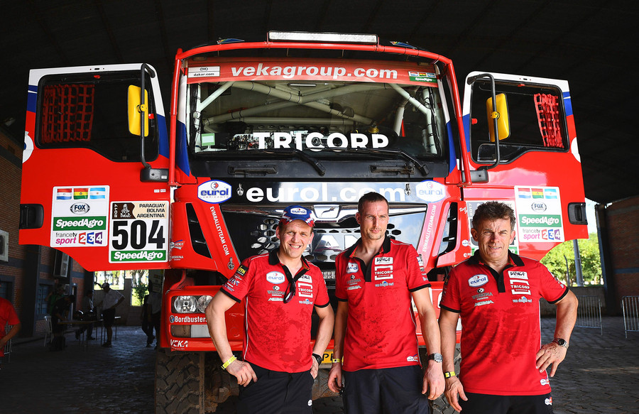 Chinese riders power up for 2017 Dakar Rally