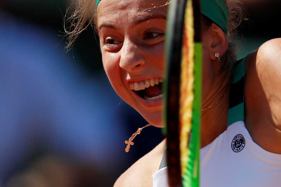 Ostapenko receives best birthday gift with French Open semi-final win