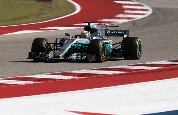 Hamilton wins US Grand Prix to extend F1 championship lead
