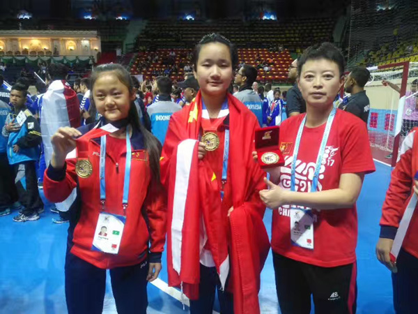 Two Chongqing girls win U18 deaf football championship