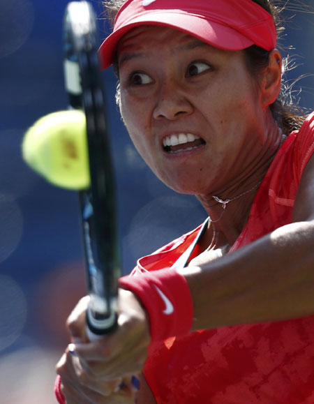 Li roars into showdown with Serena