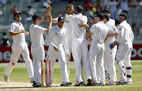 Cricket-England complete victory in fourth test, retain Ashes