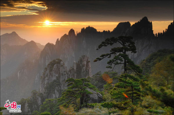 Sunrise at Huangshan Mountain