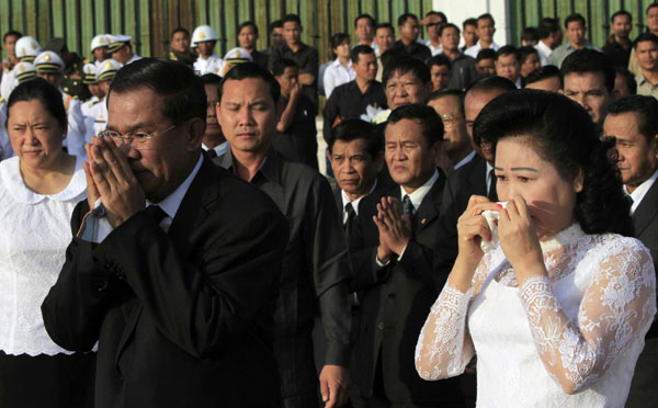Mourning ceremony held for Cambodian stampede victims