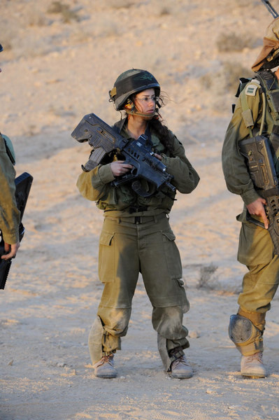 Israeli female soldiers in military drill