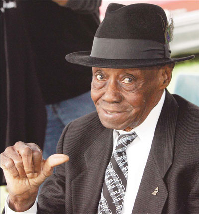 Blues legend Perkins dies, 97