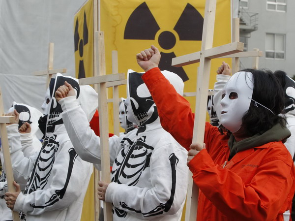 S.Koreans protest against more nuke plants