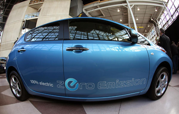 Nissan Leaf all-electric car debuts
