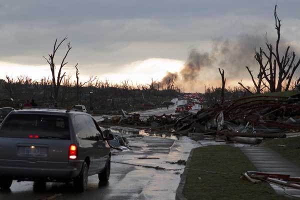 Deadly tornado lashes US Missouri town