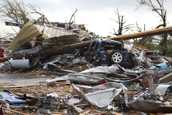 Deadly tornado lashes US Missouri town