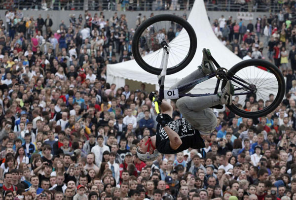 Red Bull Moto and BMX freestyle show in Russia