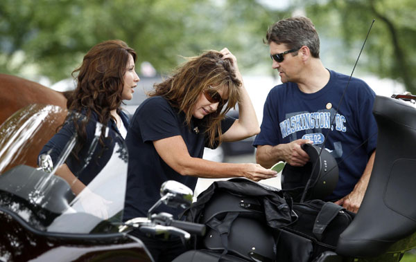 Palin rolls into Washington on a Harley