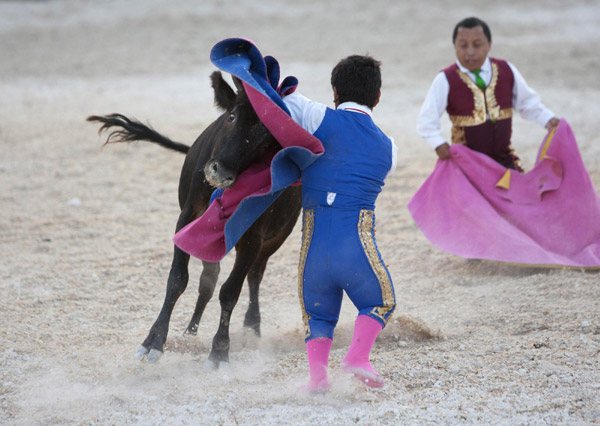 Dwarf Bullfighters in Mexico