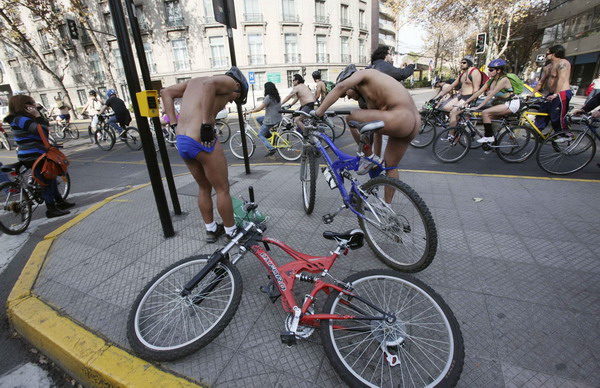 Naked Bike Ride day in Santiago