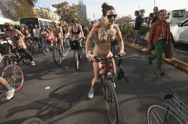 Naked Bike Ride day in Santiago