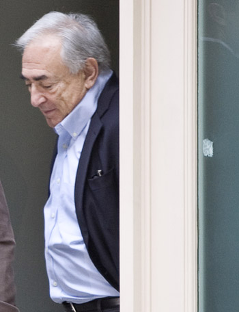 Ex-IMF boss Strauss-Kahn returns to NYC townhouse