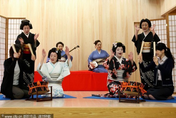 Geisha shows promote tourism in central Japan