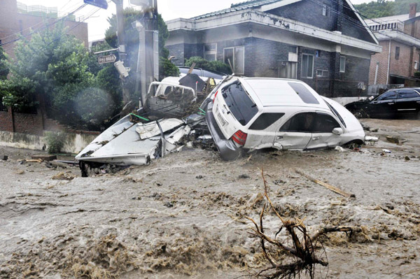 Rain sets off mudslide in South Korea