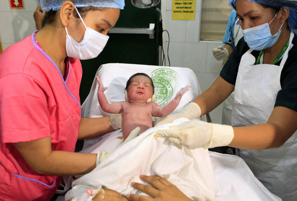 Seven billionth baby born in Philippines