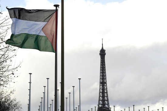 Palestinian flag raised at UNESCO headquarters