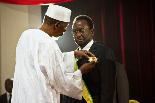 Traore sworn in as Mali's interim president